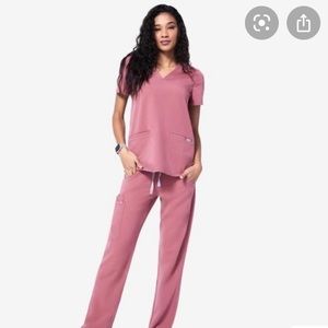 Figs scrub top